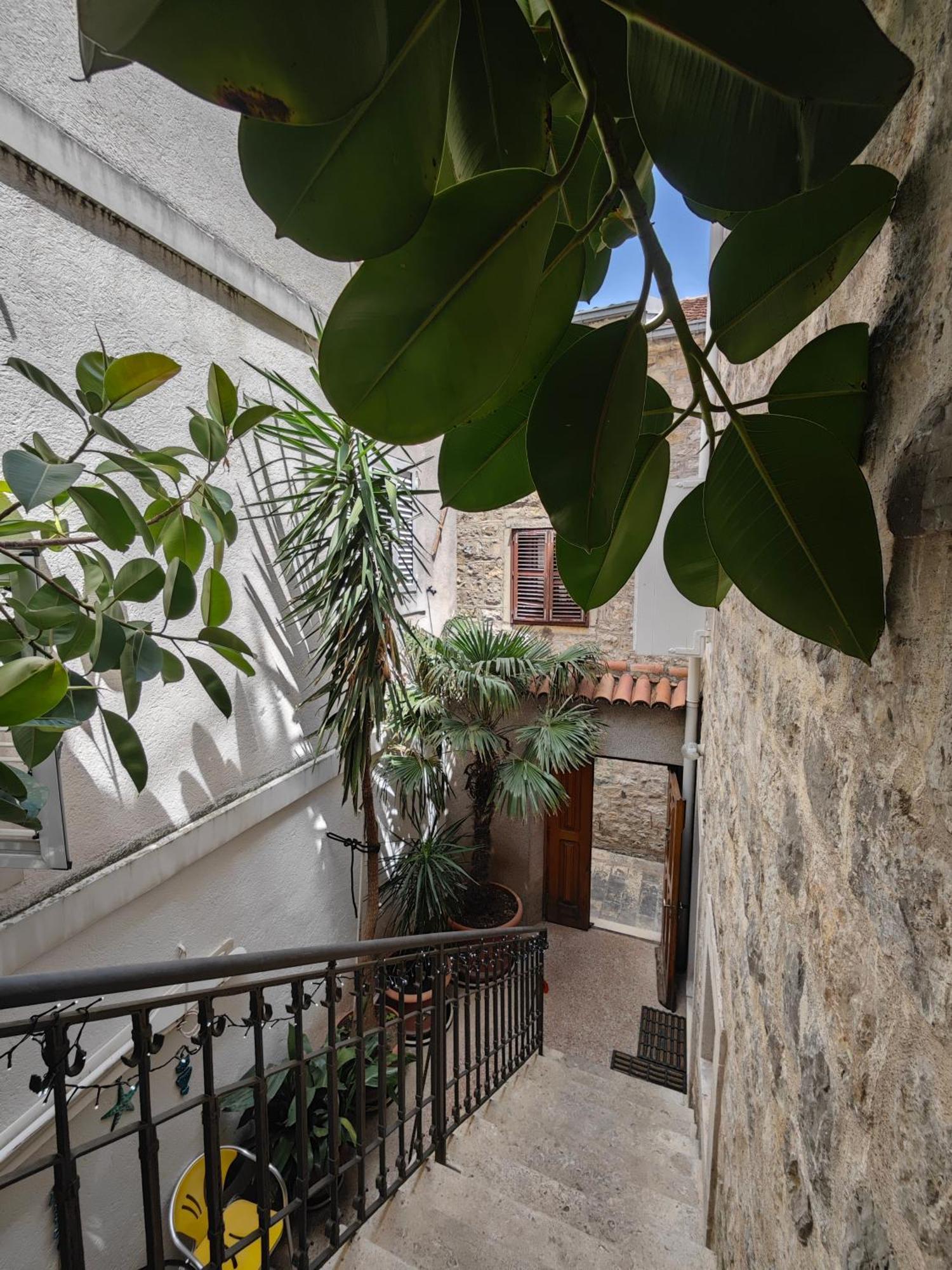 Beatrix Guest house 3*